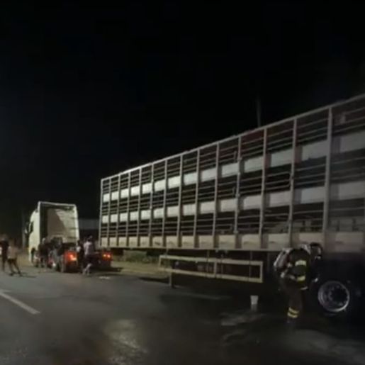 Incêndio atinge rodas de carreta na BR-163 em São Miguel do Oeste