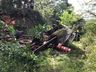 VÍDEO: Caminhão da empresa Gaia Rodovias cai em ponte na BR-282