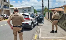 Bebê esfaqueado pelo pai em SC recebe alta do hospital