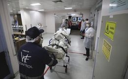 Média de mortes por covid-19 no Brasil recua pelo terceiro dia