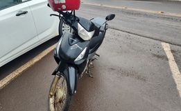  Mulher sofre ferimentos graves em colisão entre carro e moto em Itapiranga