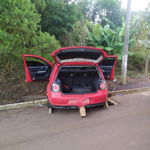 Motorista perde controle da direção, colide em cerca e é atendido pelos bombeiros em Campo Erê 