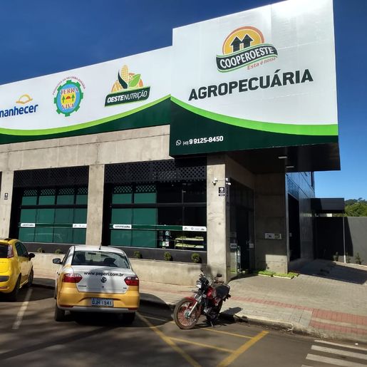 Cooperoeste inaugura casa agropecuária em São José do Cedro
