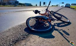 VÍDEO: Ciclista é atropelado no Trevo da BR-282 em SMOeste 