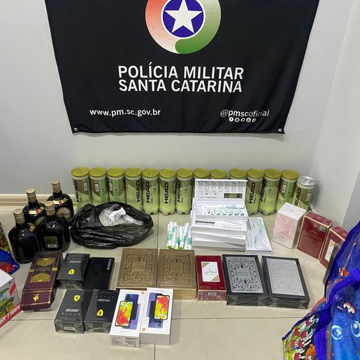 PM apreende R$ 18 mil em mercadorias contrabandeadas em Maravilha