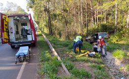 Mulher fica ferida em saída de pista na SC-157