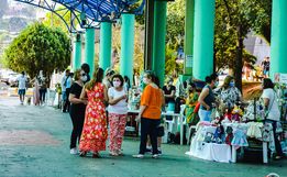Programação cultural atrai famílias à Praça Walnir Bottaro Daniel 