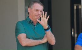Moraes nega pedido de defesa do ex-presidente Bolsonaro e mantém prisão domiciliar