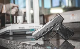 Tarifaço leva fabricante de armas no Brasil a adotar férias coletivas