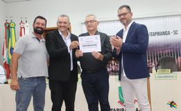 Profissionais da imprensa e escritores são homenageados em sessão solene