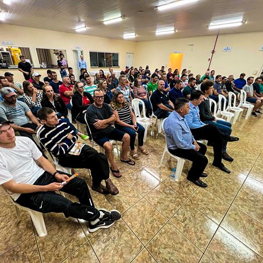 Cresol Fronteiras realiza evento sobre o Mercado do Leite no Brasil; ouça