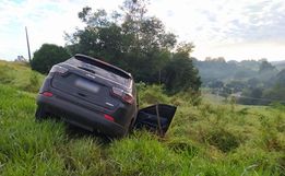 Veículo de Campo Erê se envolve em acidente com saída de pista na PR-180