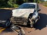 Colisão de carro e camionete deixa dois feridos entre Belmonte e Santa Helena