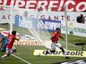Inter ganha de virada do Grêmio e se isola ainda mais na liderança