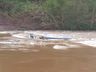 Barco encalha no rio das Antas e ocupantes são resgatados pelos Bombeiros 
