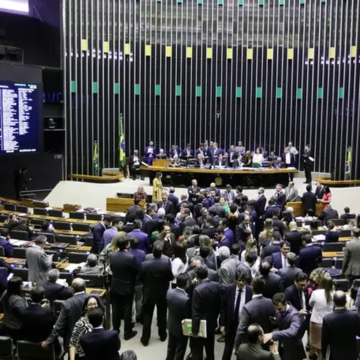 Câmara aprova pensão a filhos de mulheres vítimas de feminicídio 