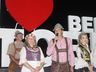 Alegria, chopp e muita música: Lª Presidente Becker abre a 43ª Oktoberfest