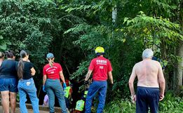 Motociclista cai em rio após acidente entre duas motos em Descanso 