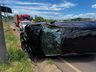 Veículo capota e motorista fica ferida no interior de São Miguel do Oeste