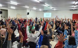 Servidores fazem assembleia e deflagram estado de greve em SMO