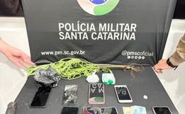 PM flagra trio com drogas, dinheiro e simulacro de arma em São Miguel do Oeste