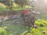 Mulher fica ferida em capotamento de carreta agrícola no interior de Itapiranga