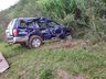 Saída de pista deixa dois feridos na PR-180