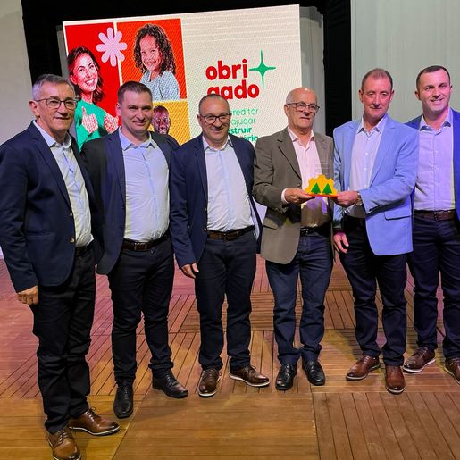 Cooperoeste Terra Viva lança nova logomarca em show no Parque Rineu Gransotto 