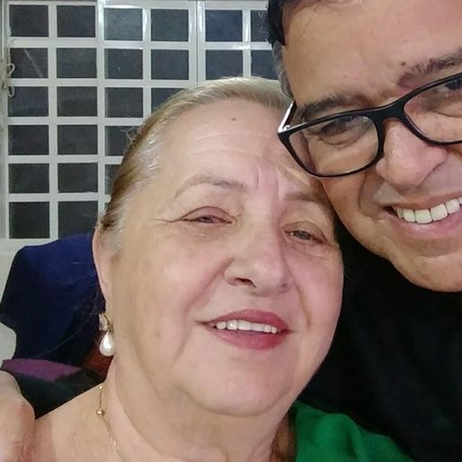 Justiça manda afastar secretário que vacinou 'mulher da vida dele' contra Covid-19, diz MP