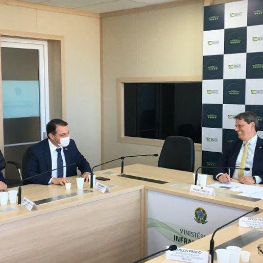 Em Brasília, Carlos Moisés propõe injetar recursos do Estado para retomar obras da BR-163