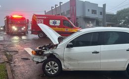 Colisão frontal entre dois carros deixa mulher e criança feridas em Dionísio Cerqueira