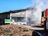 VÍDEO: Incêndio destrói materiais recicláveis da ACOMAR 