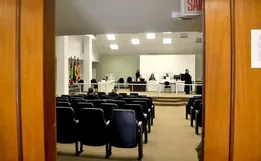 Condenada mãe que matou filho recém-nascido a tesouradas