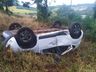 Capotamento de veículo acaba com dois feridos na PR-158