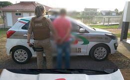 Homem é preso após descumprir medida protetiva em Bandeirante