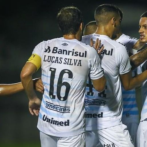 Grêmio bate o Vitória por 3 a 0 e encaminha vaga nas quartas da Copa do Brasil