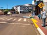 Caminhão desgovernado causa diversos danos em postes, veículo e residência de Iporã do Oeste