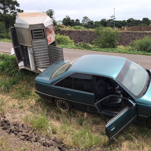 Motorista sai da pista para evitar acidente na BR-163