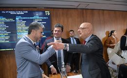 Senado aprova inclusão de dados de município e de estado em placas de veículos