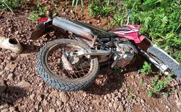 Homem fica ferido em queda de moto no interior de Iporã do Oeste 