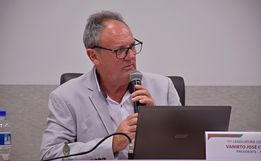 Proposições tratam sobre mão única em rua e turno único para servidores