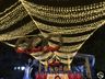 Grande público acompanha o acionamento das luzes de Natal na praça de São João do Oeste