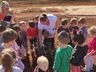Alunos plantam araucária no Dia Mundial do Meio Ambiente