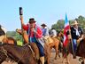 Cavalgada com a chama crioula marca o Dia do Gaúcho, em Iporã do Oeste