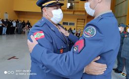 Empossado novo comandante dos bombeiros de São José do Cedro