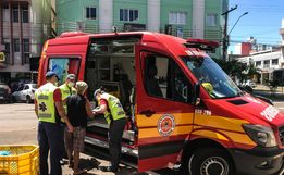 Ciclista fica ferido em acidente no centro de São Miguel do Oeste