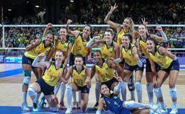 Com catarinense como maior pontuadora, vôlei feminino vence na estreia em Paris