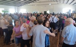 Baile da Terceira Idade reúne grande público no terceiro dia da 14ª Deutsche Woche