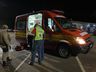 Homem fica ferido ao colidir veículo em carros estacionados