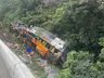Acidente com ônibus deixa 12 mortos e nove feridos na BR-376, em Guaratuba, diz PM